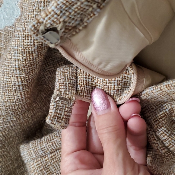 Tan and pale blue floral design back slit sz.4 - Picture 9 of 9